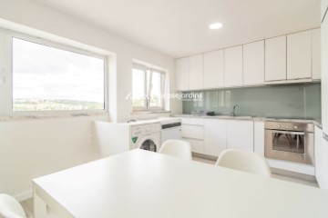 Apartment 3 Bedrooms in Leiria, Pousos, Barreira e Cortes