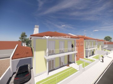 House 4 Bedrooms in Marinha Grande