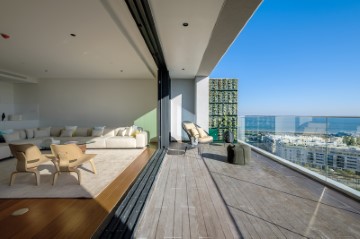 Luxurious 3-Bedroom Apartment - Panoramic River Vi