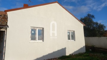 House 2 Bedrooms in Albergaria-a-Velha e Valmaior