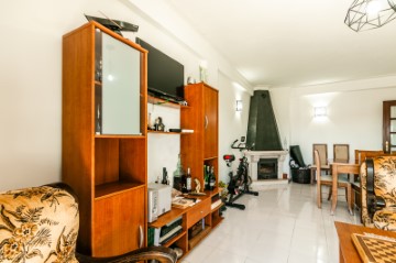 Apartment 3 Bedrooms in São Pedro