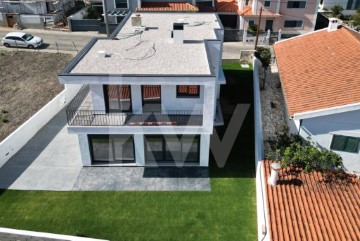 House 4 Bedrooms in Alcabideche