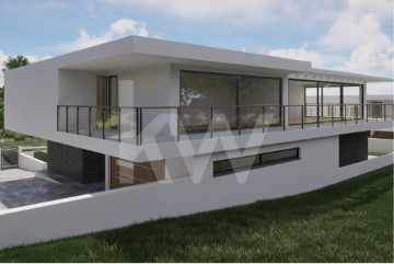 House 4 Bedrooms in Colares