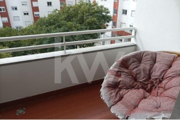 Apartment 3 Bedrooms in São Domingos de Rana