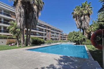 Apartment 4 Bedrooms in Póvoa de Santa Iria e Forte da Casa