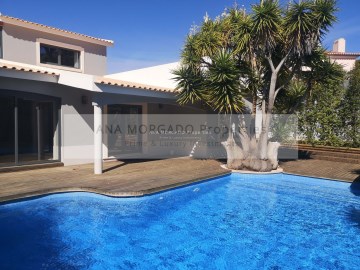 House 6 Bedrooms in Cascais e Estoril