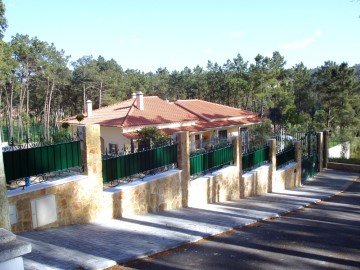 House 5 Bedrooms in Marrazes e Barosa