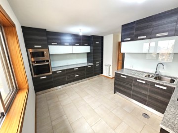 Apartamento novo para arrendamento