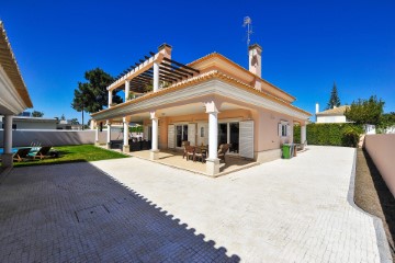 House 5 Bedrooms in Corroios