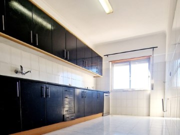 Apartment 2 Bedrooms in Seixal, Arrentela e Aldeia de Paio Pires