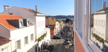 Apartment 3 Bedrooms in Ajuda