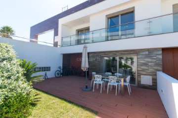 House 4 Bedrooms in Lourinhã e Atalaia