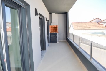 Apartment 3 Bedrooms in Gâmbia-Pontes-Alto Guerra
