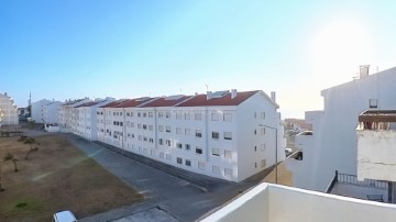 Apartment 3 Bedrooms in A dos Cunhados e Maceira