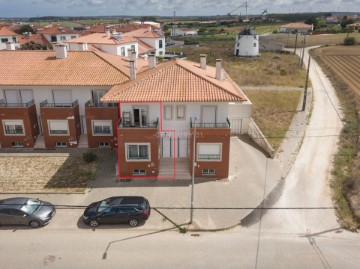 House 3 Bedrooms in Atouguia da Baleia