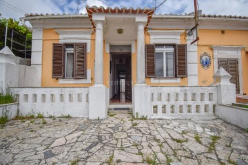 Casa o chalet 2 Habitaciones en Almargem do Bispo, Pêro Pinheiro e Montelavar