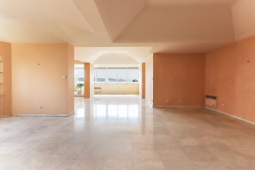 Apartment 3 Bedrooms in Belém