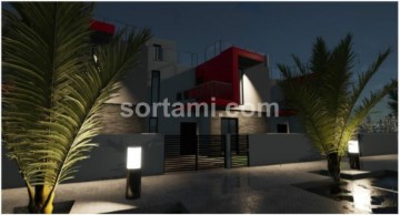 House 4 Bedrooms in Quelfes