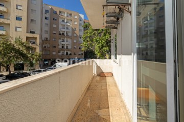 Apartment 4 Bedrooms in Faro (Sé e São Pedro)