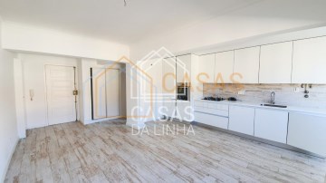 Apartamento 3 Quartos em Carcavelos e Parede