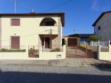 House 3 Bedrooms in Termas de São Vicente