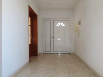 House 3 Bedrooms in Marinha Grande