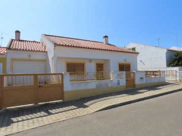 House 4 Bedrooms in São Domingos e Vale de Água