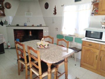 House 3 Bedrooms in Alcongosta