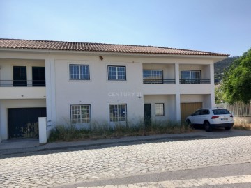 House 4 Bedrooms in Vila Velha de Ródão