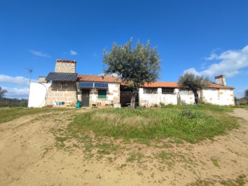 Maisons de campagne 2 Chambres à Escalos de Baixo e Mata