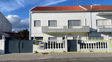 House 2 Bedrooms in Castelo Branco