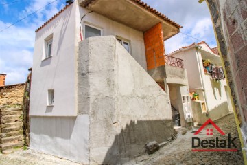 House 2 Bedrooms in Campo