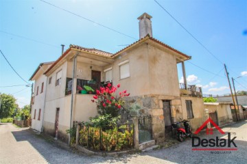 Maison 4 Chambres à Tondela e Nandufe