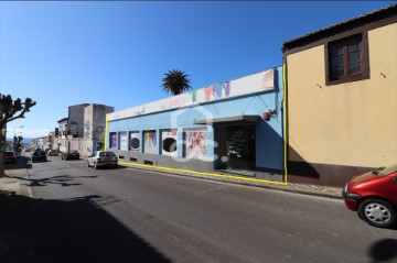 Loja em Ponta Delgada (São José)
