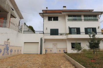 House 4 Bedrooms in Gondomar (São Cosme), Valbom e Jovim