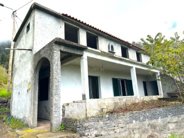 House 2 Bedrooms in Arco da Calheta
