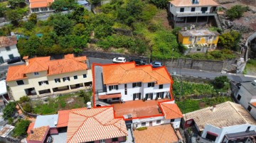 House 4 Bedrooms in Machico