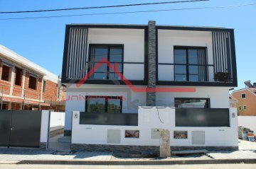 Casa o chalet 3 Habitaciones en Fernão Ferro