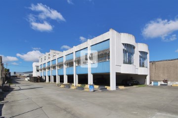 Bâtiment industriel / entrepôt à São Mamede de Infesta e Senhora da Hora