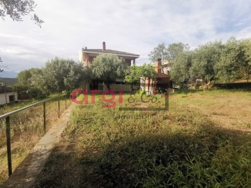 House 4 Bedrooms in Can Santeugini