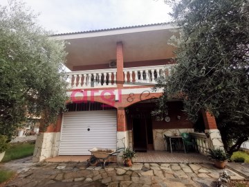 House 4 Bedrooms in Can Santeugini