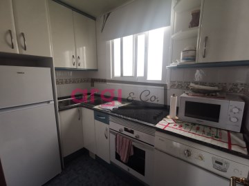 Apartment 4 Bedrooms in Cornellà de Llobregat Centre