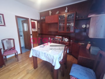 Apartment 4 Bedrooms in Cornellà de Llobregat Centre