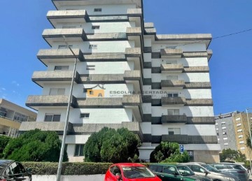 Apartamento 3 Quartos em Nogueira e Silva Escura