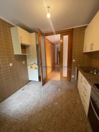 Apartment 3 Bedrooms in Moreira