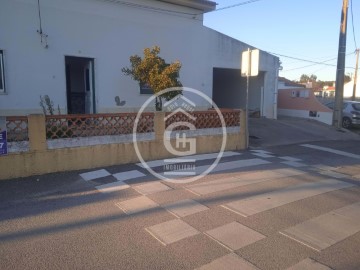 House 5 Bedrooms in Parreira e Chouto