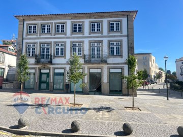 Prédio em União das freguesias de Vila Real