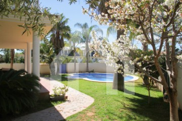 House 4 Bedrooms in Motealegre