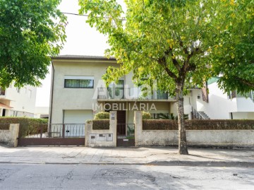 Maison 5 Chambres à Caldas de Vizela (São Miguel e São João)