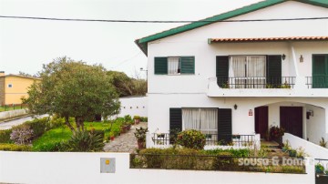 House 3 Bedrooms in Marinha Grande